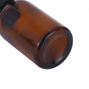 15ml amber glass essential oil bottle